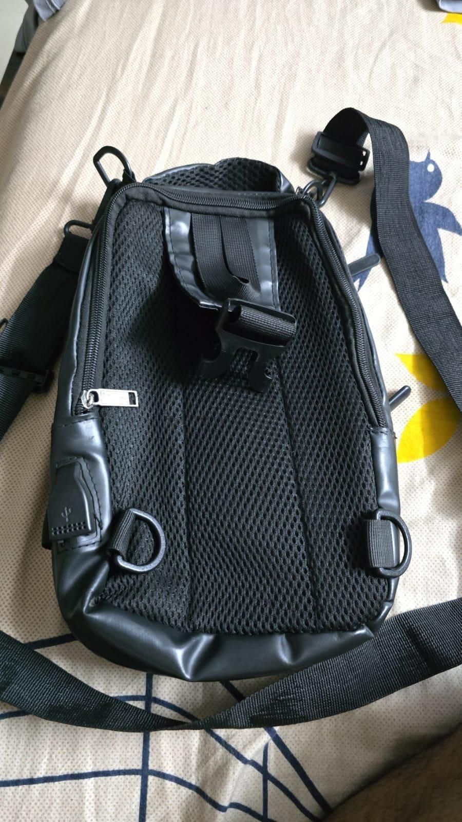 Sling Bag with USB Charging Port Sling Bag with USB Charging Port